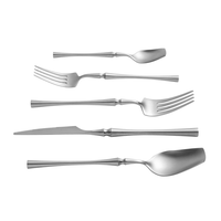 Ensemble de couverts en acier inoxydable plaqué, traditionnel, durable et de qualité supérieure, 5 pièces, couteau, fourchette, cuillère, à prix avantageux