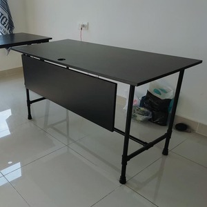 HBON005 - Table de travail industrielle 140x70cm au design tubulaire Bn Lm Vic avec système 140x70cm - Product Image 4