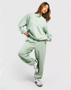 Survêtement élégant de qualité supérieure pour femmes avec votre logo personnalisé par Huzaifa Products - Product Image 3