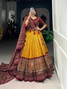 Lehenga choli & dupatta กับ bandhej และ ajarakh พิมพ์ลายแฟชั่นผู้หญิง - Product Image 5
