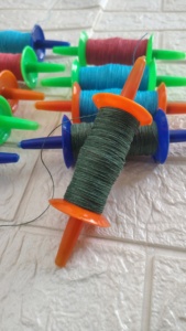 Surtido de Charkhi Firki con campana, carrete de vuelo de cometa tradicional para decoración, recuerdo y regalo, decoración de vuelo de cometa pequeña - Product Image 6