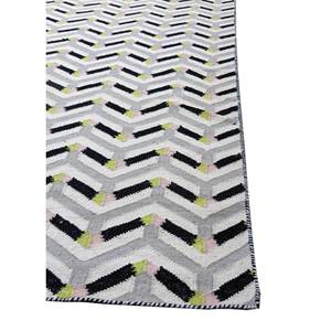 พรมขนสัตว์ทำมือ Alhambra Ivory รุ่น ADWL-13288 ลายทอเรียบแบบ Chevron Diamond รูปทรงสี่เหลี่ยมผืนผ้า เหมาะสำหรับใช้ในบ้าน บริเวณข้างเตียง - Product Image 4