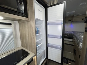 Factory Price Luxury RV Motorhome 4x4 Camper Mobile Home Fully Equipped Off Road Travel Trailer for Family Camping Trips - Product Image 5
