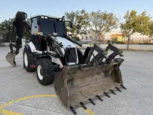 Chargeuse-pelleteuse Hidromek 62SS / Chargeuse compacte 102B 2022 4x4 avec godet, état d'occasion, haute efficacité, Perkins Kawasaki - Product Image 4