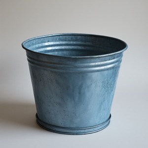 กระถางไฟฟ้าแบบดั้งเดิมที่ทำด้วยมือเสร็จสมบูรณ์แบบสำหรับการตกแต่งกลางแจ้งตามฤดูกาลและบ้านสวนที่ได้รับแรงบันดาลใจจากมรดก - Product Image 3