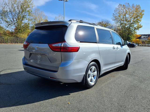 CLEAN USED 2016 TO-YO-TAS Sienna LE 5-Passenger Mini-Van 4dr Disponible à la vente - Product Image 5