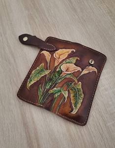 Bolso de Mano Tipo Clutch de Cuero 100% Genuino con Bordado Floral de Calidad de Exportación, Impermeable, Portátil y con Múltiples Ranuras para Tarjetas - Product Image 4