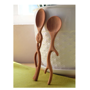 La cuchara de madera de inspiración vintage agrega encanto a las cocinas rústicas, decoración de granja y colecciones de utensilios de cocina - Product Image 2