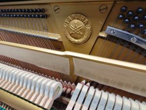 Top Yamahas W103 Brown Acoustic Upright Piano for Professional Players Used Japanese <b>Second</b> <b>Hand</b> Piano Solid <b>Wood</b> - Product Image 4