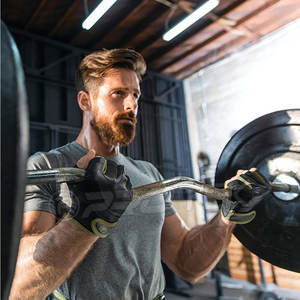 Gants demi-doigts en cuir véritable pour hommes pour l'haltérophilie, l'entraînement physique et la musculation. - Product Image 3