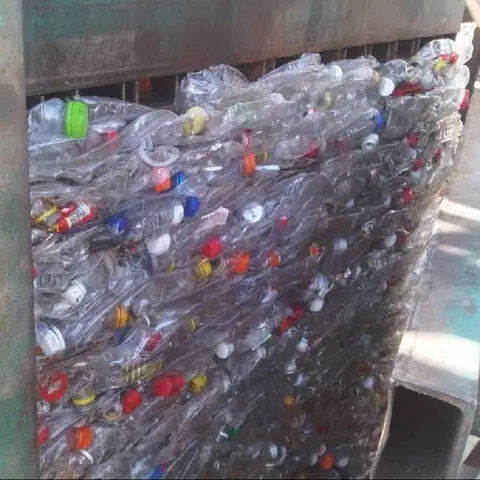 Sucata de garrafas PET/flocos PET/PET reciclado para venda