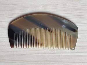 Peine de Cuerno Orgánico Hecho a Mano de Alta Calidad, Estilo Amor, Suave y Pulido, Anti-Rotura, Desenredante para el Cuidado Diario del Cabello - Product Image 4