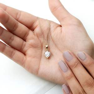 สร้อยคอจี้เพชรโมอิสรูปหัวใจสำหรับผู้หญิง-8มม., ทองคำขาว18K - Product Image 1