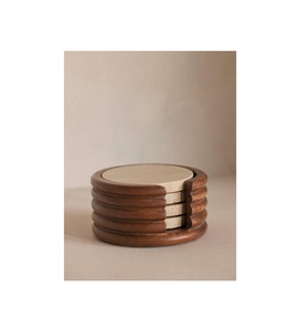 Juego de posavasos de madera pulida Premium ideales para regalar durante bodas, aniversarios, inauguración de casa y ocasiones especiales - Product Image 4
