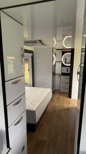 Caravana Moderna para Expediciones con Cama Queen Size Eléctrica Deslizable + Envío Gratuito - Product Image 4