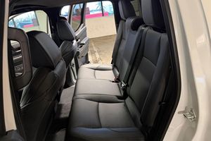 TOYOTA TACOMA TRD OFF-ROAD DOBLE CABINA 4X4 2024 USADO (LHD/RHD) - Product Image 4