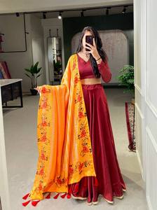 Dernier créateur Attractive Heavy Rangoli Silk Multi Thread & Zari Embroidery Work Wedding fonction wear Lehenga - Product Image 4