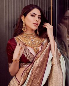 Dernier modèle de sari en soie riche et magnifique, travail jacquard sur toute la surface, haute qualité, occasion spéciale pour femmes - Product Image 3