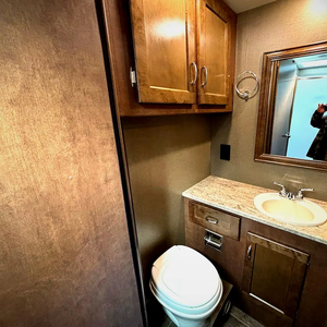 PROVEEDOR DE Autocaravana Usada Winnebago Intent Clase A de Gasolina, 26M, Año 2022 - Product Image 5