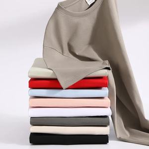 Camiseta informal de 100% algodón con cuello redondo y corte regular para hombre, diseño sólido, bolsillo, tejido de punto teñido liso, ecológico en blanco - Product Image 1