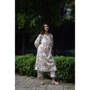 Ensemble de costume Kurta floral sépia pour femmes - Product Image 3