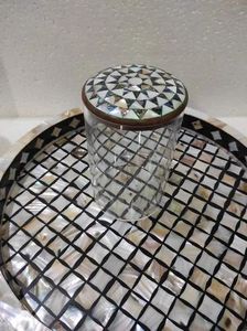 Boîte à bonbons avec couvercle en bois incrusté, parfait pour la décoration de la maison moderne en acrylique, collection de cadeaux arabes pour l'Aïd en provenance d'Inde - Product Image 2