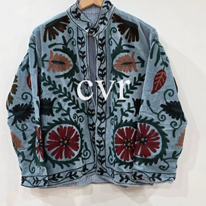 Manteau de luxe pour femme brodé à la main, en velours Suzani, style ouzbek, fait main, éco-responsable, hiver, bohème, pour les fêtes - Product Image 1