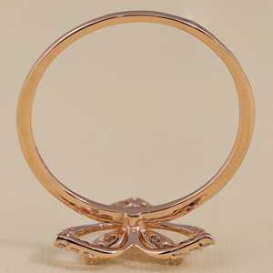 Anillo Romántico con Diamante Cultivado en Laboratorio, Diseño Floral Inspirado en la Naturaleza, Corte Redondo, Claridad VS, Blanco Platino Rodio, Certificado IGI - Product Image 3