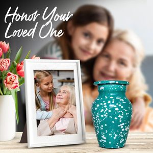 Petite urne de crémation pour les cendres humaines Hommes et femmes-Urnes de souvenir métalliques fabriquées à la main pour les cendres - Product Image 6