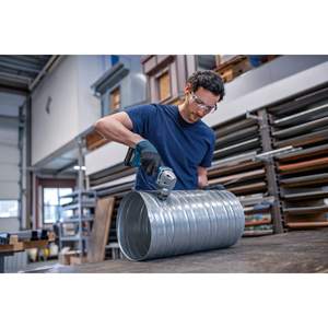 GSC 18V-16 E Sistema de 18V, Cortadora de Chapa de 700 W, Mango de 156 mm, Tecnología de Motor sin Escobillas, 2x 4.0Ah ProCORE, Cortadora Inalámbrica - Product Image 3