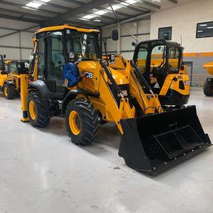 Mini Cargadora JCB de Nuevo Diseño, Amarilla, con Cucharón Negro y Carrete de Manguera Azul - Product Image 1