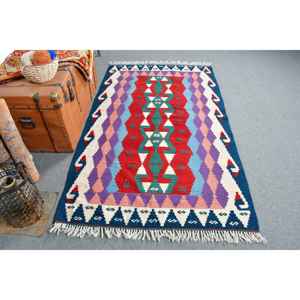 Alfombra vintage de 3.8x6.6 pies, alfombra de lana azul y roja con motivos de plantas y árboles turcos. - Product Image 1