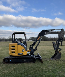 Mini-excavatrice DEERE 50G certifiée 2023 à vendre - Product Image 1