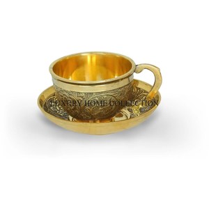 Tasses et soucoupes en laiton magnifiquement conçues adaptées aux cadeaux lors d'occasions spéciales comme les mariages ou les pendaisons de crémaillère - Product Image 5