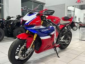 Motos Honda CBR1000RR-R Fireblade (SP) 2025 toutes versions disponibles en stock - Product Image 2
