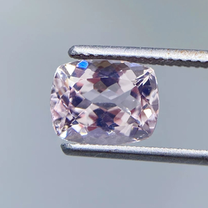 Piedra cortada con forma de cojín LARGO DE morganita Natural certificada con buen Color y brillo Calidad Berilo natural Limpieza de Ojos de 2,55 quilates - Product Image 1