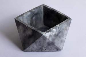 Cendrier artisanal en marbre blanc fabriqué à partir de pierre naturelle 100% - Product Image 6