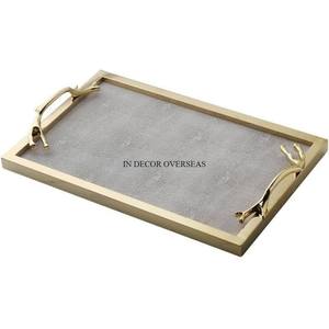 Juego de 2 bordes curvos de forma cuadrada, bandeja para servir frutas hechas de metal de calidad lujosa chapada en oro con diseño de mariposa de la India - Product Image 2