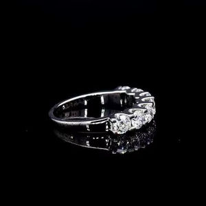 Aniva Jewels, anillo de banda de diamante de Color plateado, anillo de boda clásico, joyería pavimentada, anillos de compromiso de circonita cúbica para mujer - Product Image 5