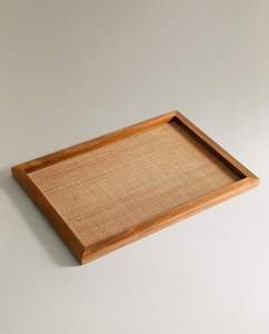 Plateau de service en bois fabriqué avec soin, offrant une sensation de luxe pour les événements de dîner formels - Product Image 6