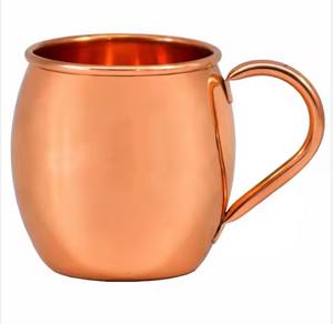 Design moderne indien Moscou Mule tasse en cuivre avec poignée en métal élégant meilleur prix tasses à café en étain tasses et boîtes en cuivre brillant - Product Image 3