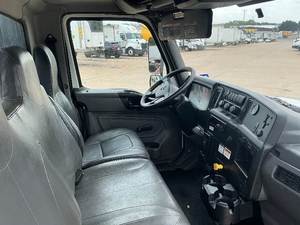 MEILLEURE OFFRE Camion plateau International MV607 d'occasion 2020 - 220 CV, boîte automatique 7 vitesses, expédition rapide porte-à-porte - Product Image 2