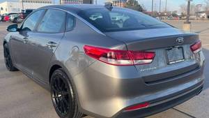 Kia Optima Sedán 2017 Usado, Automático, Asientos de Cuero, Techo Panorámico - Product Image 4