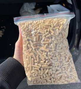 Briquettes de bois de pin d'Europe, 15 kg, granulés de 6 mm de diamètre - Product Image 1