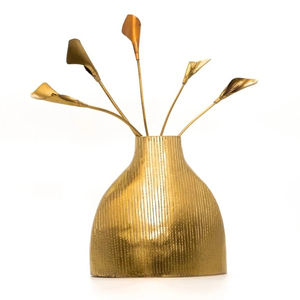 Vase à fleurs en métal aluminium au design moderne et simple Nouvelle décoration de table unique et personnalisée pour les hôtels et les restaurants - Product Image 1