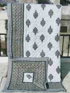 Làm bằng tay bông QUILT với nghệ thuật khối in ấm cúng có thể giặt tái sử dụng và lý tưởng cho thoải mái hàng ngày hoặc tặng quà mục đích. - Product Image 4