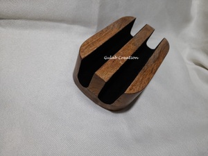 Soporte vertical de madera para computadora portátil con doble ranura Soporte de base doble ajustable para organización de escritorio y almacenamiento de dispositivos - Product Image 2