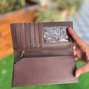 Nueva llegada único grabado tallado de cuero largo de los hombres cartera hecha a mano de cuero de los hombres Bi Fold billetera larga regalo personalizado para él - Product Image 6