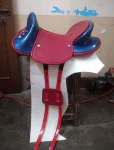 Selle d'endurance pour cheval de style anglais TRIDENT INTERNATIONAL, PVC/cuir, légère, design personnalisé, logo couleur disponible, Inde - Product Image 3