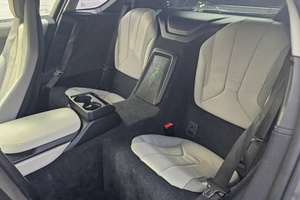 2016 l 8 AWD Double Drive R18 Tires Lithium Battery Leather Seats <b>Panoramic</b> Sunroof - Product Image 3